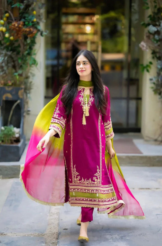 OMAL BY KOMAL 4PC EMBROIDERED LAWN