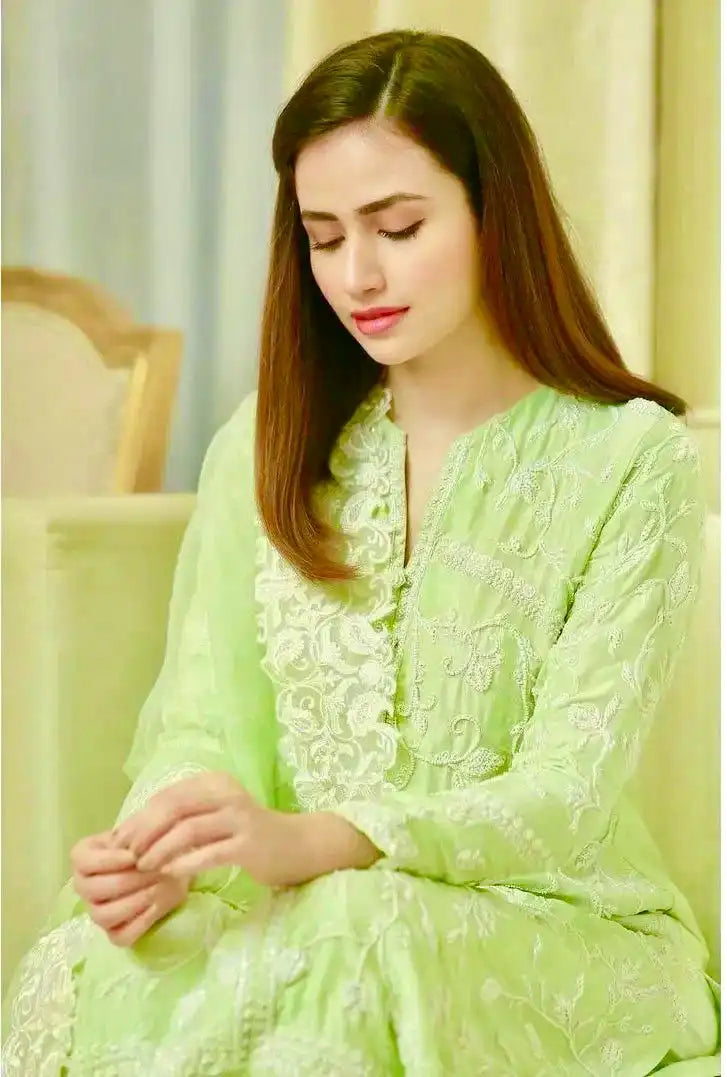 BAREEZE 4PC EMBROIDERED LAWN